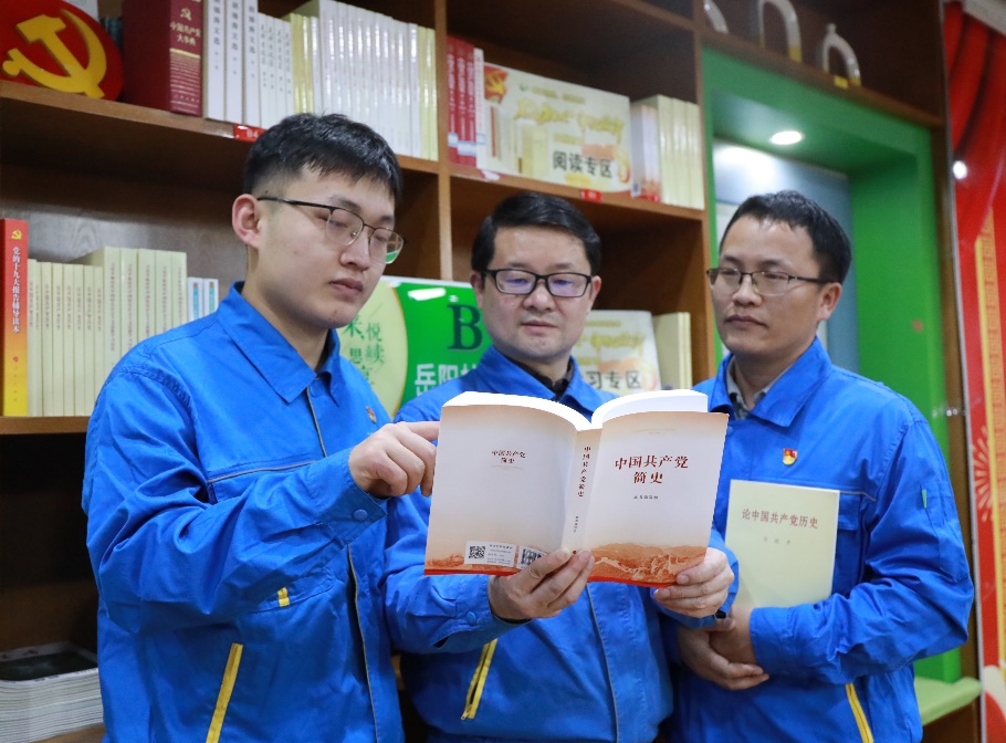 傳承紅色經(jīng)典 | 黨史學習教育“指定書目”內(nèi)文用紙岳陽林紙造傳承紅色經(jīng)典 | 黨史學習教育“指定書目”內(nèi)文用紙岳陽林紙造